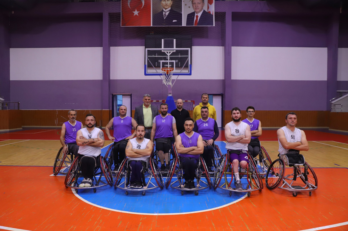 BASKETBOLSEVERLER BU MAÇI KAÇIRMAYIN!