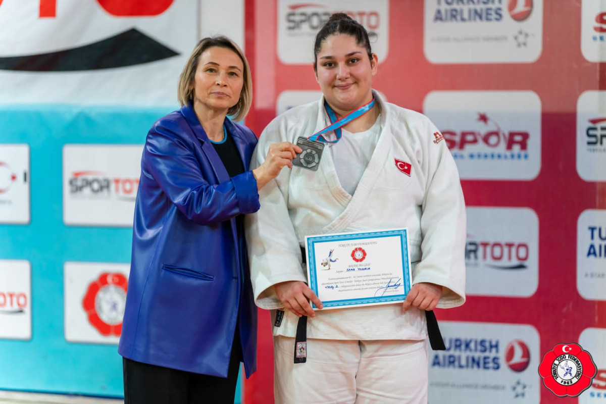 JUDO’DA GÜMÜŞ MADALYA